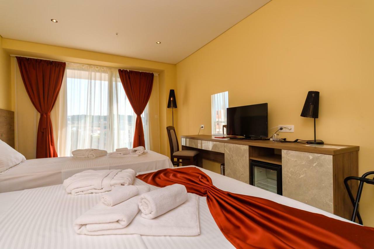 Hotel Franca Улцинь Экстерьер фото